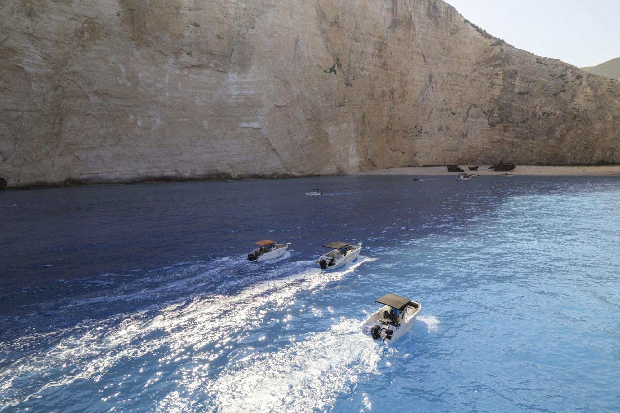 The Sall Suites Complex B - Iconic Sea Views, By Zantewize Agios Nikolaos  Luaran gambar